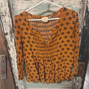 Vanessa Virginia Women's Floral Mustard Top